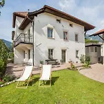 Ansitz Layshof Hauskapelle * Мерано