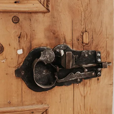 Ansitz Layshof Hauskapelle * Merano