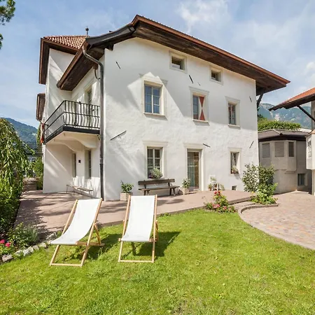 Apartment Ansitz Layshof Hauskapelle Merano