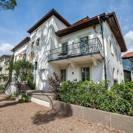 Ansitz Layshof Hauskapelle Apartment Meran