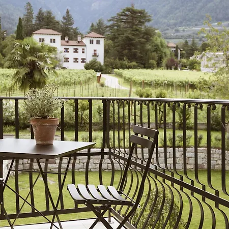 Ansitz Layshof Hauskapelle Apartment Merano
